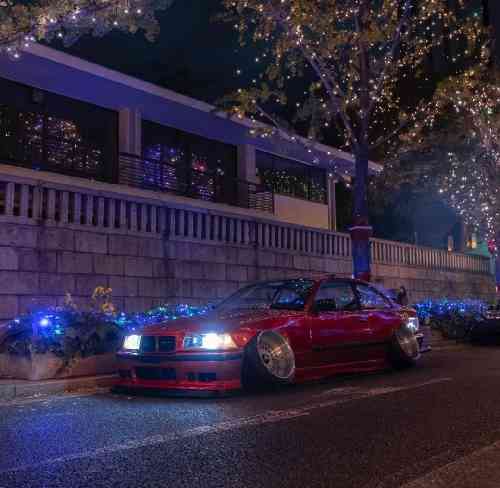  چهار پنج تا خونه داره تو سوئد و سوئیس و فرانسه